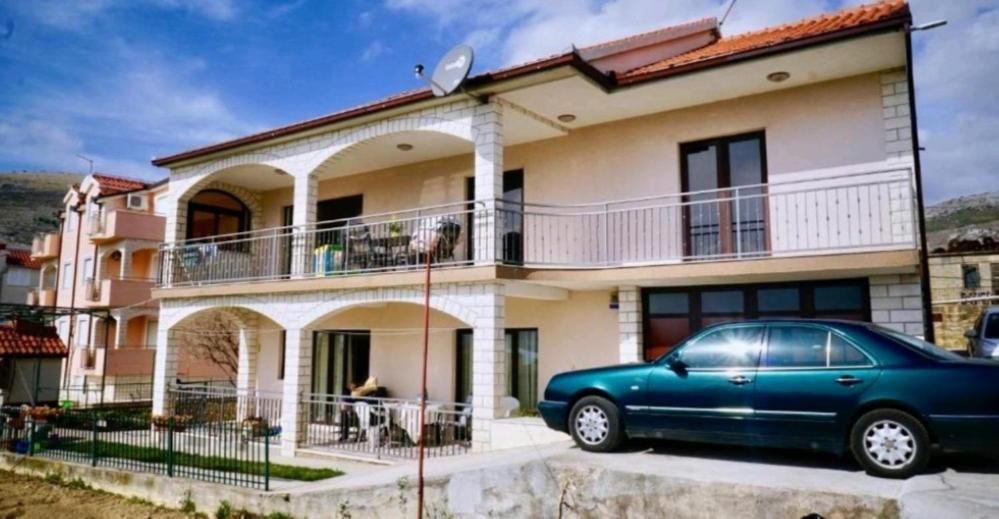 Roso Apartment With Sea View 特罗吉尔 外观 照片