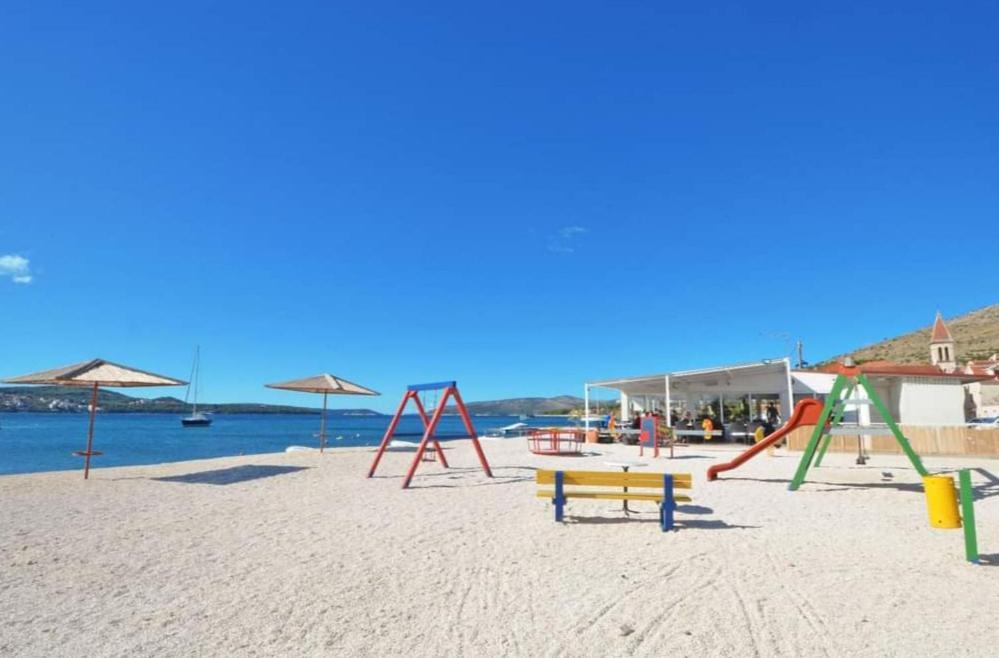 Roso Apartment With Sea View 特罗吉尔 外观 照片